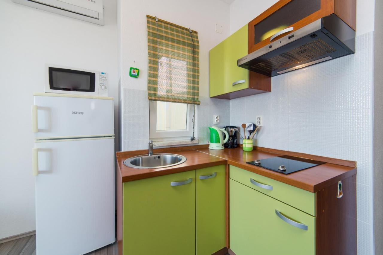 Apartments By The Sea Brist, Makarska - 11078 外观 照片