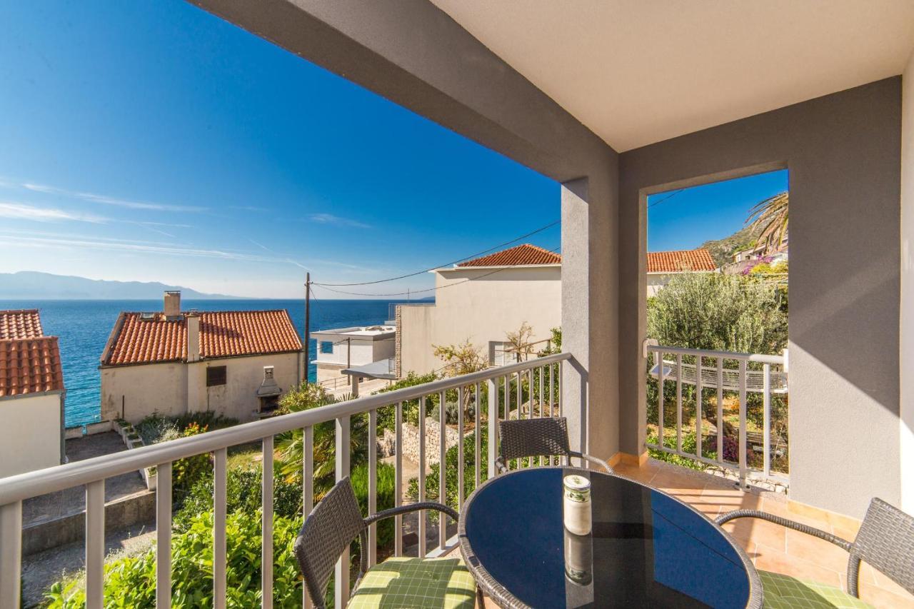 Apartments By The Sea Brist, Makarska - 11078 外观 照片