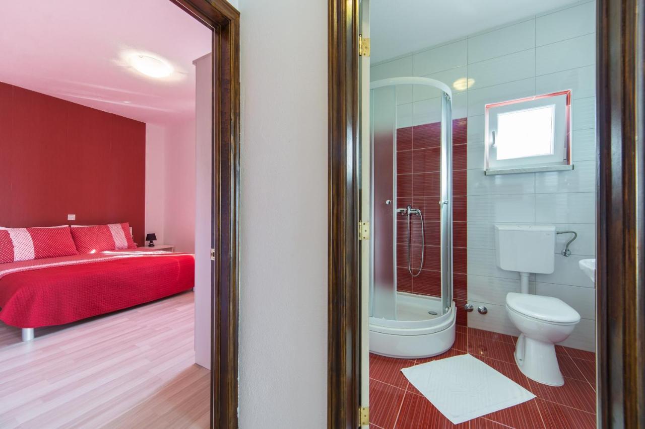 Apartments By The Sea Brist, Makarska - 11078 外观 照片