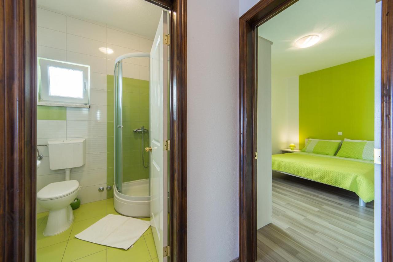 Apartments By The Sea Brist, Makarska - 11078 外观 照片