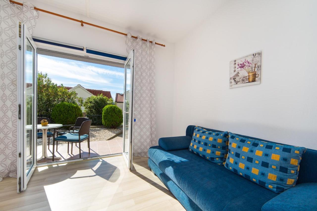 Apartments By The Sea Brist, Makarska - 11078 外观 照片
