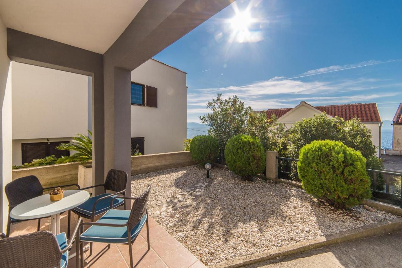 Apartments By The Sea Brist, Makarska - 11078 外观 照片